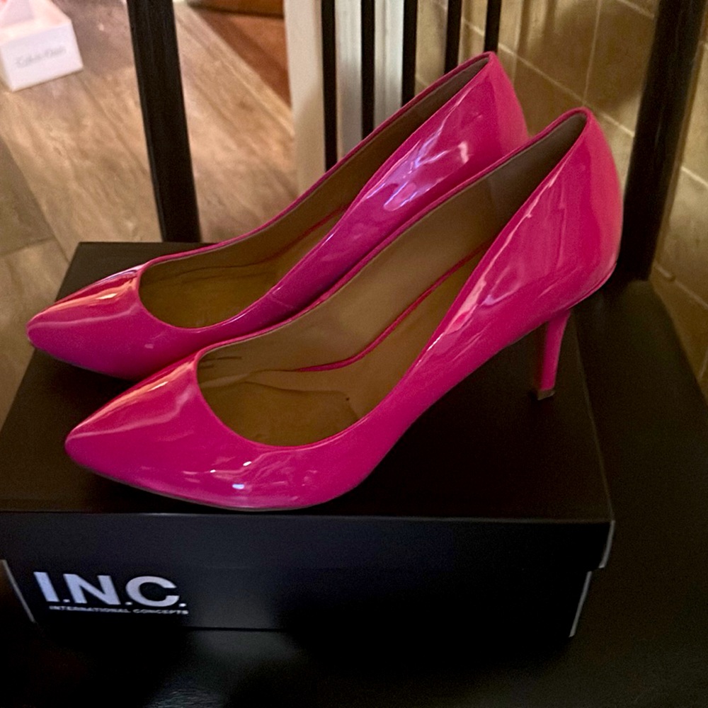 INC International Concepts Fuchsia Patent Leather Pumps